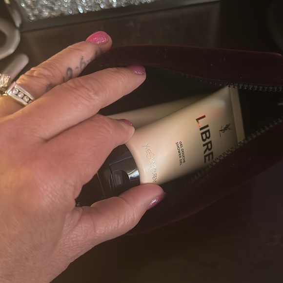 YSL beaute bag with lotions - Picture 5 of 5